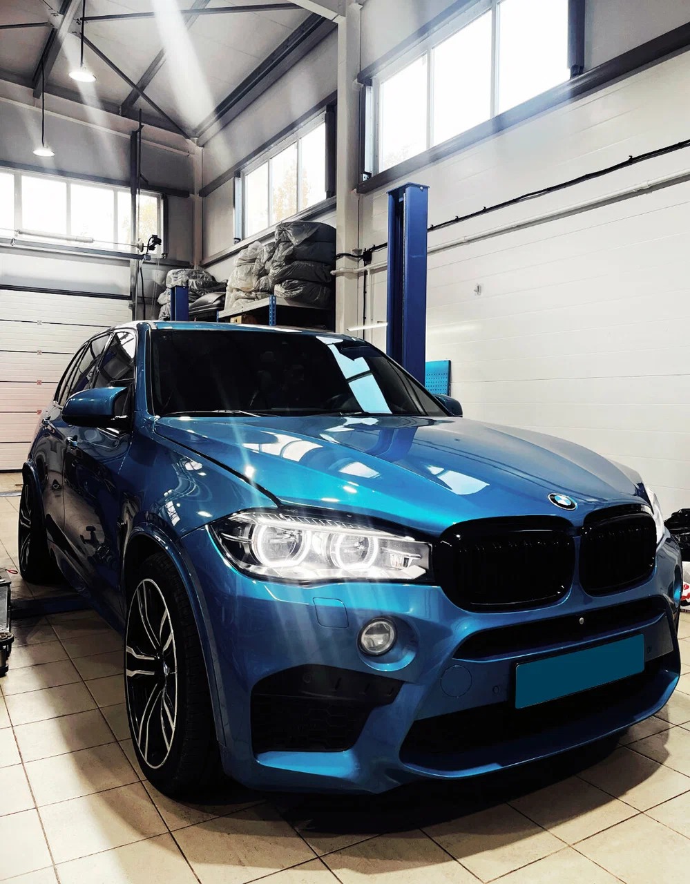 Автомобиль клиента у сервиса